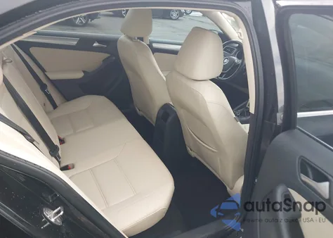 2017 Volkswagen Jetta 1.4T Se z USA, uszkodzony, nr VIN 3VWDB7AJ5HM322523